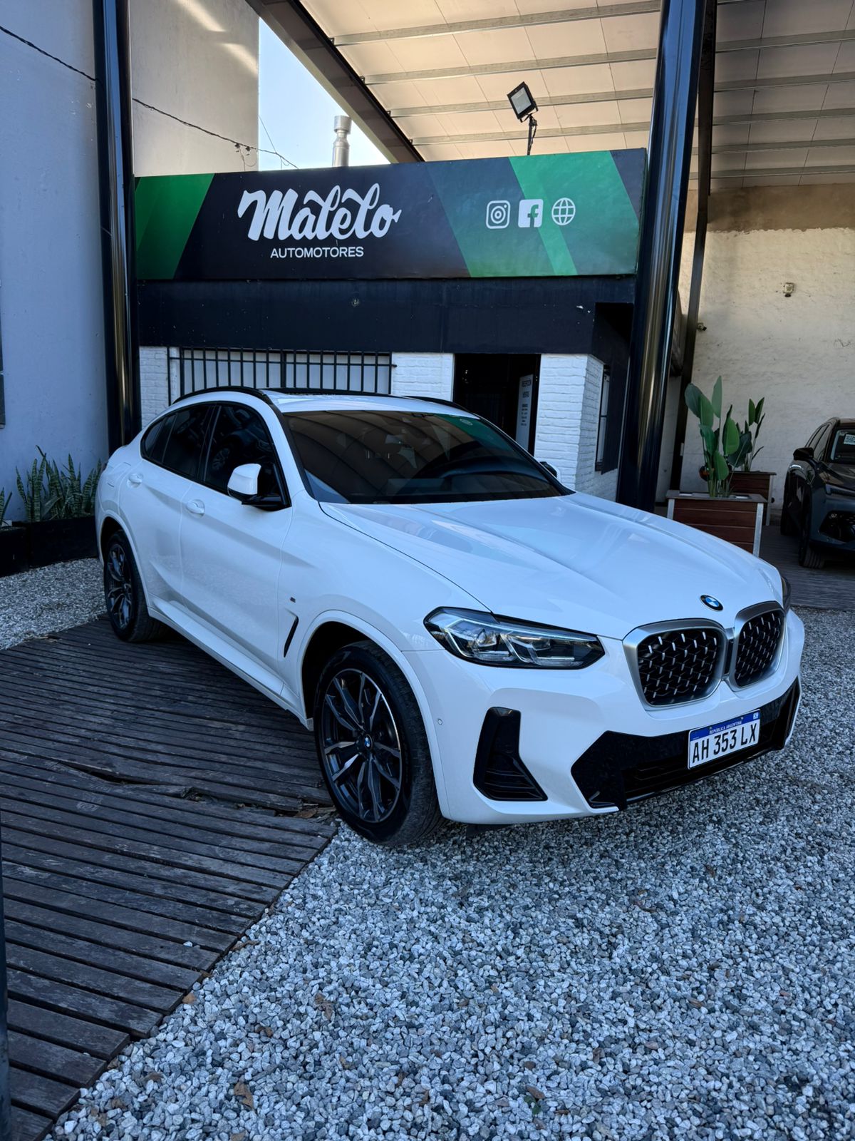 BMW - X4    - AUTOMÁTICO  - 2025